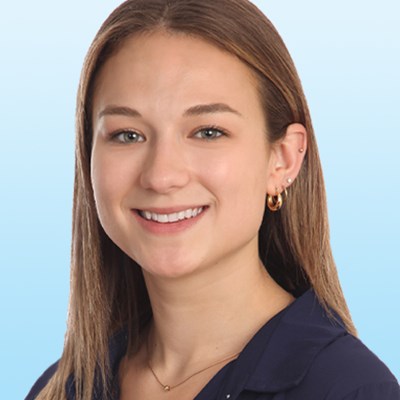 Headshot of Jenna Farmer.