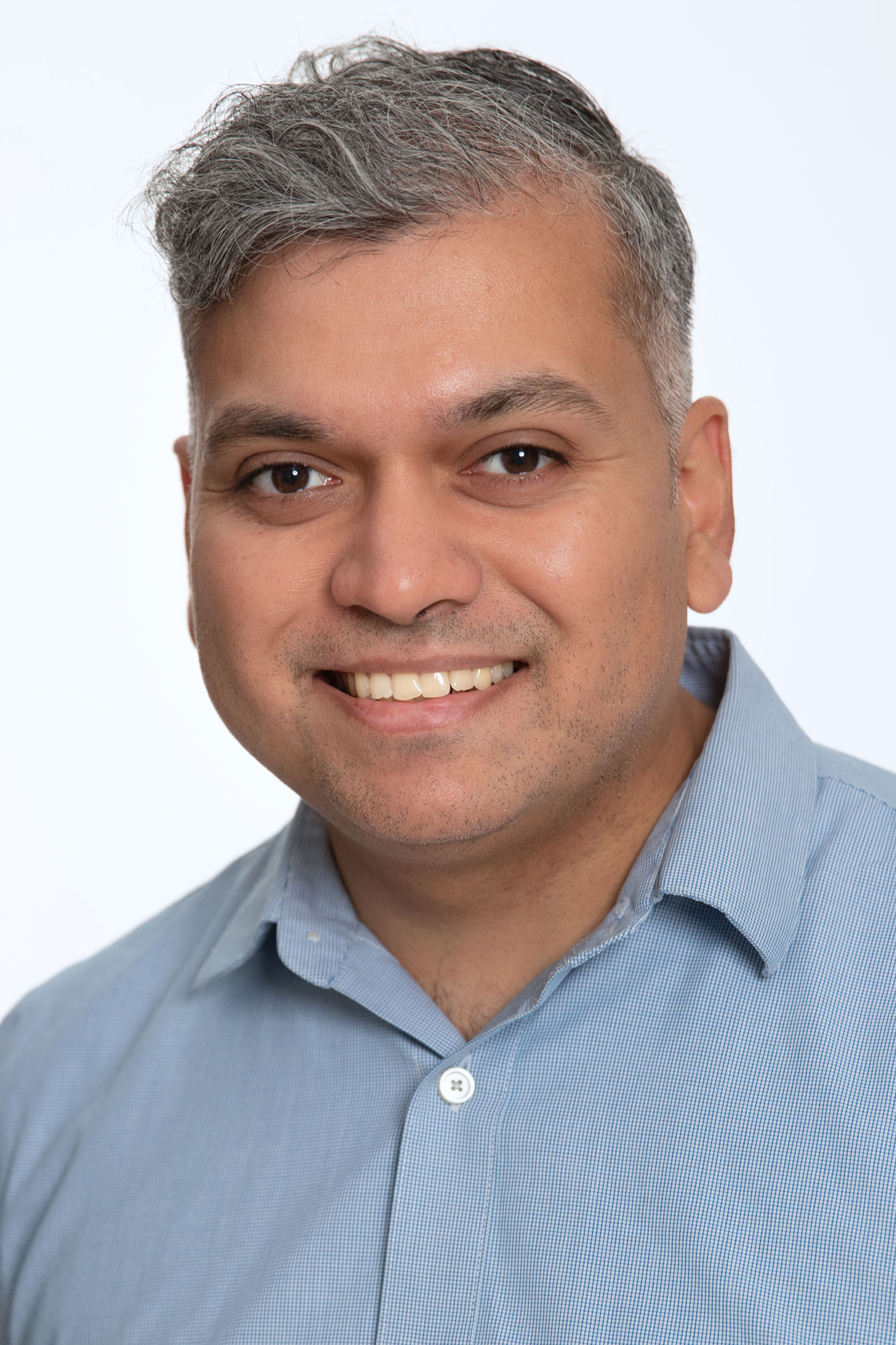 Photo of Dr. Nikhil Raghuram