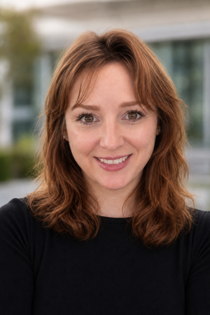 Danielle Holmes headshot