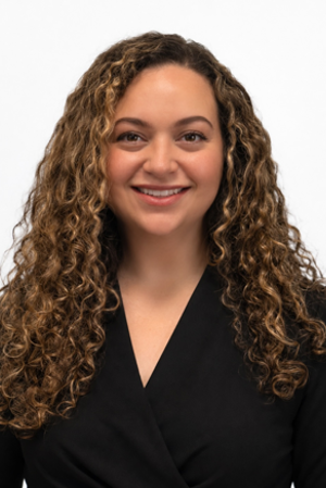 Laura Simone headshot