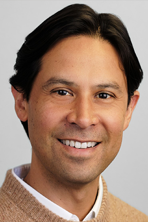 Headshot of Andres Tellez