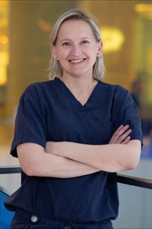 Headshot of Leigh Cassils